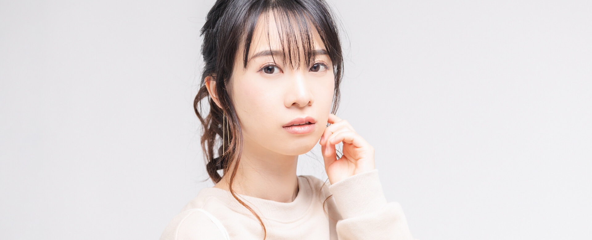 reposeをイメージした女性の写真